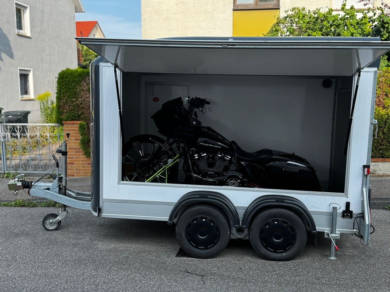 MOTORRAD ANHÄNGER VERMIETUNG