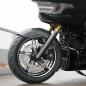 Preview: Arlen Ness, 18 x 5.50 Factory 24 Rad, vorne. Schwarz, Contrast Cut – vorne: 2026 Touring; 23-25 FLTRXSE; 23-25 FLHXSE; 24-25 FLTRXSTSE; 24-25 FLHX; 2025 (NU) FLHXU; 24-25 FLTRX. Mit breitem 18-Zoll-Custom-Vorderradschutzblech