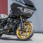 Preview: Arlen Ness, Felge Split Spoke 21 x 5.5 Zoll, vorne, gold – Universell passend. Das modellspezifische Arlen-Ness-Nabenkit muss für ein vollständiges Rad separat bestellt werden