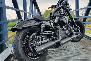 PENZL AUSPUFFANLAGE FÜR - Harley-Davidson - 883 Superlow (XL883L) - Motor 883 - Baujahr 2004 bis 2016 - mit manuelle oder elektronische Steuerung
