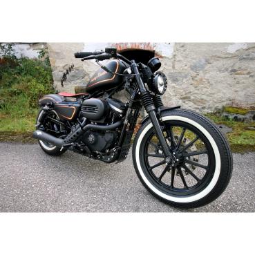 Cult-Werk bug spoiler ''Old School''. glänzend schwarz Stahl – 04-22 XL Sportster (NU)