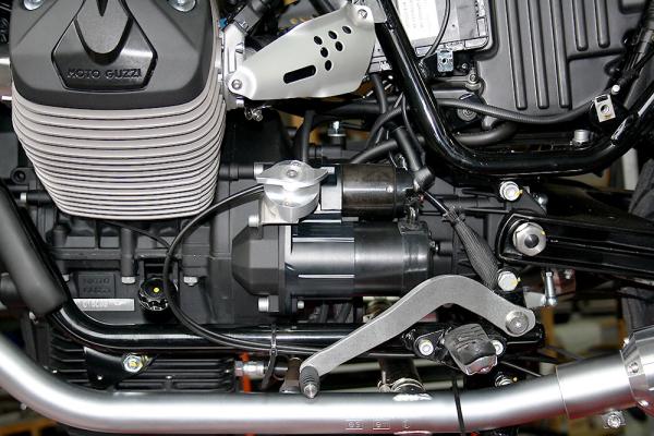 PENZL AUSPUFFANLAGE FÜR - Moto Guzzi® - Naked Bike - V7 Racer -  Baujahr 2014 bis 2015 - nur mit manuelle Steuerung