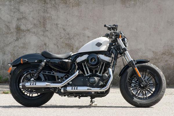 PENZL AUSPUFFANLAGE FÜR - Harley-Davidson - 883 Custom 53 (XL53C) - Motor 883 - Baujahr 1998 bis 2006 - mit manuelle oder elektronische Steuerung