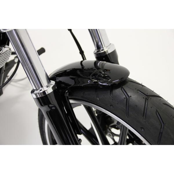 Cult-Werk Frontfender ''Custom V1''. glänzend schwarz – 13-17 (NU) FXSB Breakout; 18-19 FXBR (NU) Breakout 107; 18-22 (NU) FXBRS Breakout 114; 23-24 FXBR Breakout 117