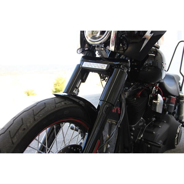 Cult-Werk 2-teilig unten Gabelrohr-Abdeckungsset. glänzend schwarz – 18-26 Softail Street Bob; FXST Standard: 18-20(NU) FXBB Street Bob 107; 25-26 FXBB Street Bob 117; 21-24(NU)FXBBS Street Bob 114; 20-24(NU)FXST Softail Standard 107