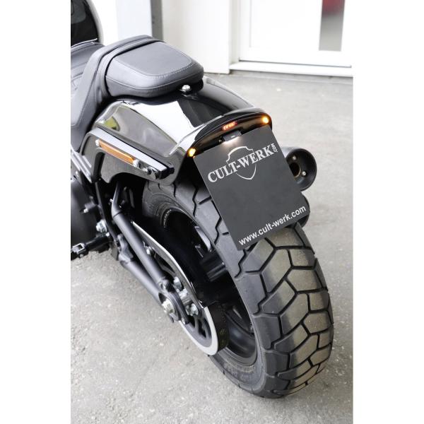 Cult-Werk Kennzeichenhalter. 2-1 Rücklicht/brake light – 18-24 Softail Fat Bob: 18-20 FXFB Fat Bob 107; 18-24 FXFBS Fat Bob 114 (NU)