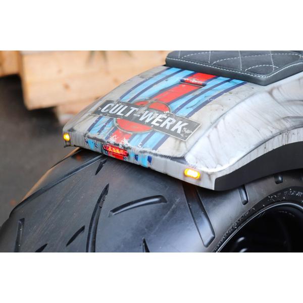 Cult-Werk Softail wide fender Set ''Racing''. 2-up Sitzbank – 18-26 Softail Breakout: 18-20 (NU) FXBR Breakout 107; 18-22 FXBRS (NU) Breakout 114; 23-26 FXBR Breakout 117