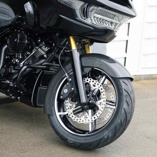 Arlen Ness, 18 x 5.5 Factory 24 Felge. Schwarz, Contrast Cut – Universell passend. Das modellspezifische Arlen-Ness-Nabenkit muss für ein vollständiges Rad separat bestellt werden