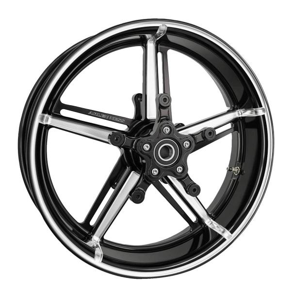 Arlen Ness, 19 x 3.25 Factory 24 Rad, vorne. Schwarz, Contrast Cut – vorne: 2026 Touring; 23-25 FLTRXSE; 23-25 FLHXSE; 24-25 FLTRXSTSE; 24-25 FLHX; 2025 (NU) FLHXU; 24-25 FLTRX. Mit breitem 19-Zoll-Custom-Vorderradschutzblech
