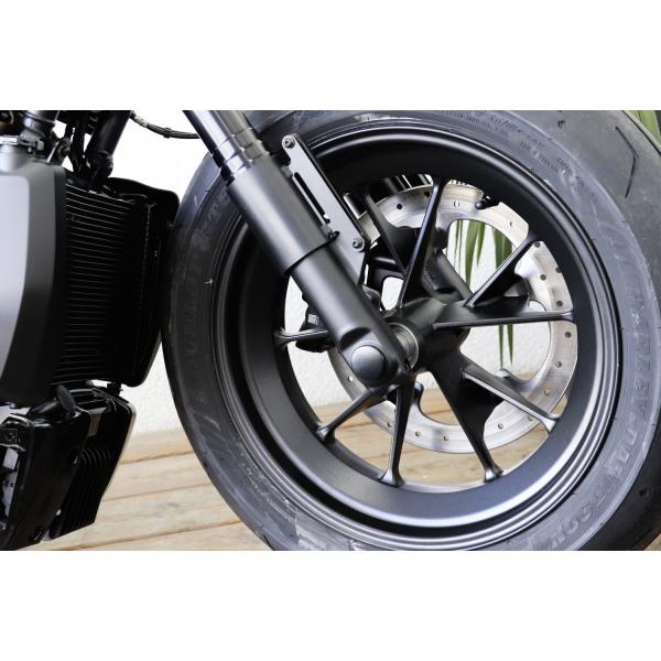 Cult-Werk vorne axle Abdeckungsset. glänzend schwarz – 21-26 RH1250S Sportster S; 22-26 RH975 Nightster; 23-26 RH975S Nightster Special