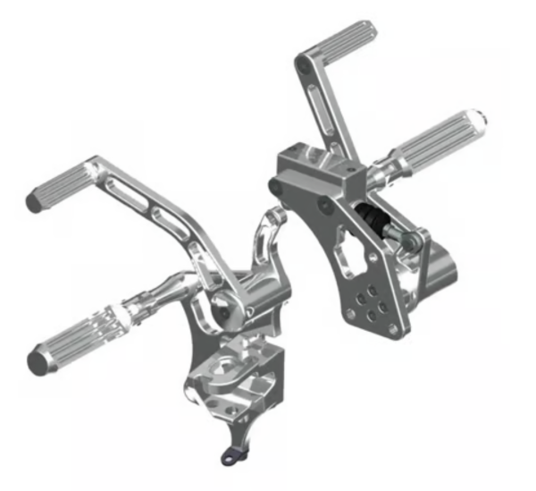 Rick’s Motorcycles – vorverlegte Fußrastenanlage. AK47. +4". poliert – 18-26 Softail