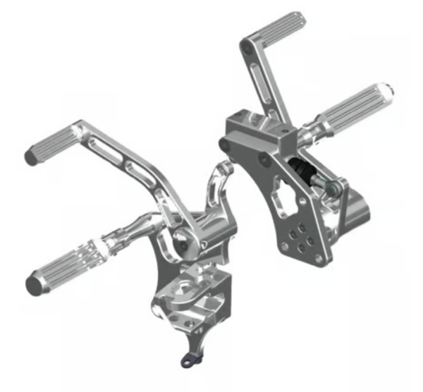 Rick’s Motorcycles – vorverlegte Fußrastenanlage. AK47. STD. poliert – 18-26 Softail