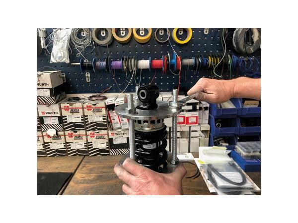 Shock Spring Compression Tool for Milwaukee Eight