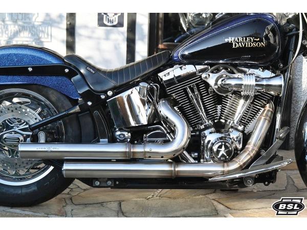 BSL Top Chopp Staggered Floorboard Auspuffanlage, roh Hole Hitzeschild, poliert glatt Endkappe, Outline 2,5" – 87-16 Softail, (außer 13-14 FXSBSE, 14-16 FXSB, 08 FXCW, 08-11 FXCWC, 09 FXSTSSE3) Only FL-Softail Models, 12-16 benötigt Lambdasonden-Reduziers