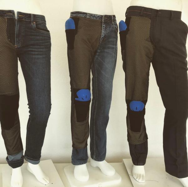 Motorradhosen nach deine Lieblingsjeans oder jede andere Hose gestaltbar. Kevlar®-Gewebe mit besonderem Abriebschutz und ein atmungsaktives CoolMesh®-Gewebe in deine Lieblingshose. Auf Wunsch auch mit Protektorentaschen