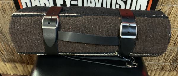 Mexican Serape Decke  Roll-up Blanket with  Leather Belts mit Ledergürtel in verschiedene Farben Chicano Decke Harley Davidson