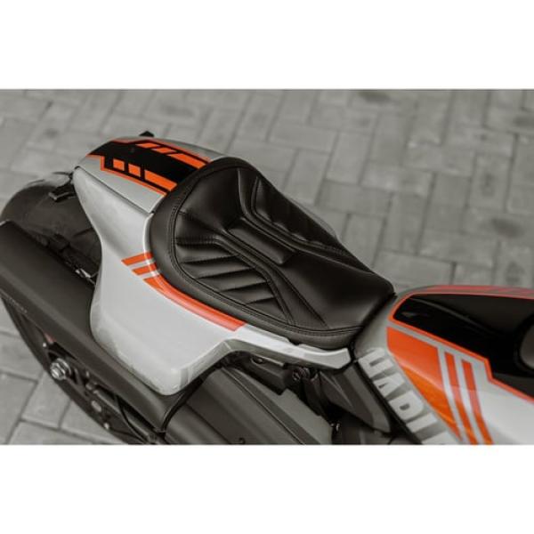 Killer Custom, Sportster S ' Predator' rider solo seat