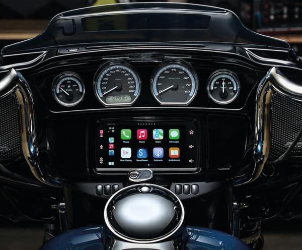 Soundstream Reserve CarPlay Radio - passend für   Für Touring und Trike ab 2014 als Ersatz für das serienmässige Harley 4.3 und GT Audio Muss mit Plug-N-Play Steuermodul CARPlay770246 verwendet werden