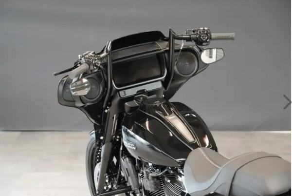 Blade Runner 2 Handlebar für Harley-Davidson® 23-26 (FLHXSE, 24-26 FLHX, 25 FLHXU, 26 FLHXL, 26 FLHXLSE, 26 FLHXSTSE)