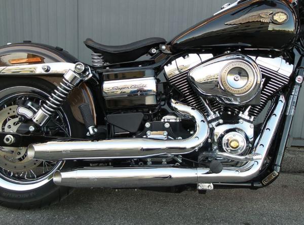 MCJ - 2 in 2 Royal Short , in Schwarz oder Chrom, mit Krümmer und Hitzeschutz  (mit oder ohne Löcher) alle Halterungen dabei - KAWASAKI VN 1600 CLASSIC